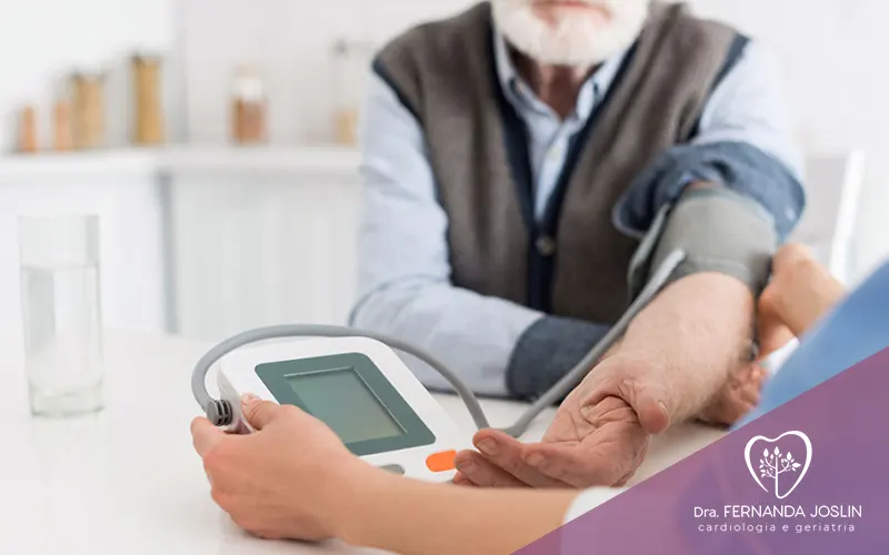 Hipertensão em idosos: entenda os riscos da cardiopatia hipertensiva